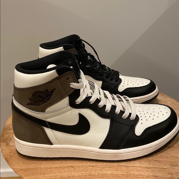 Nike Other - Air Jordan 1 Retro High OG 'Dark Mocha' New